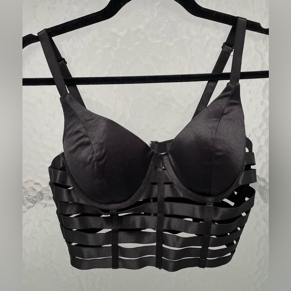 Cage Crop Top Bra - Forever 21 - Medium